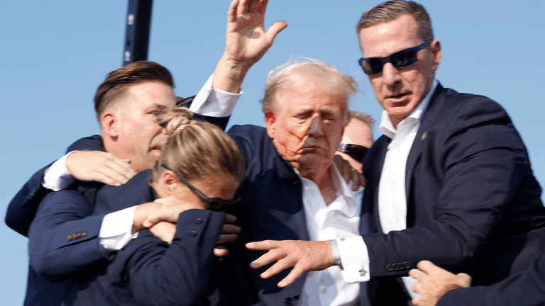 Este fue el momento en el que se escucharon sonidos de disparos durante mitín de Donald Trump: Exmandatario resultó herido