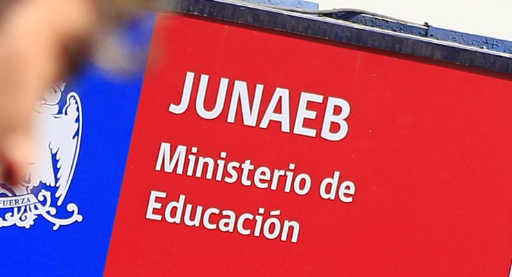 Exdirectora del Sename cuestiona retraso en entrega de materiales de Junaeb: 