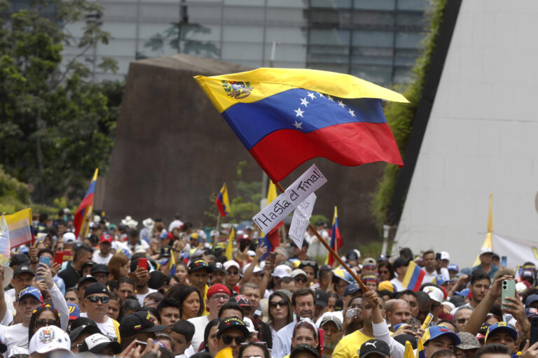 UDI solicitará la nacionalidad por gracia para siete venezolanos perseguidos por el régimen de Maduro