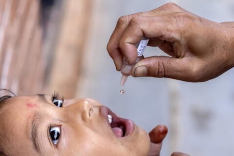 Bebé de 10 meses contagiado con polio en Gaza ya tiene su cuerpo paralizado: 