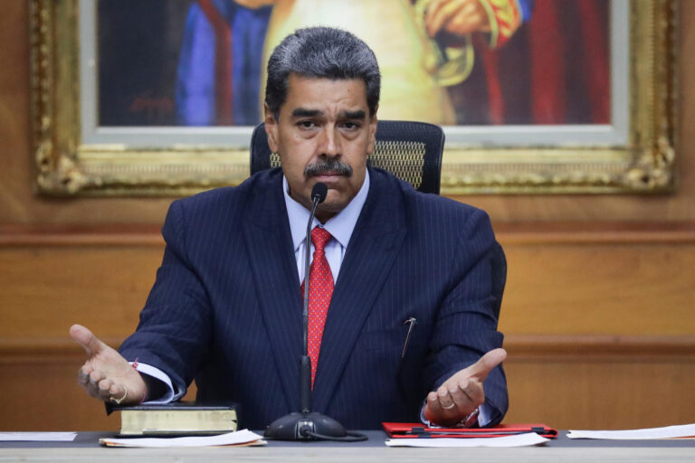 Nicolás Maduro responde al Centro Carter: 