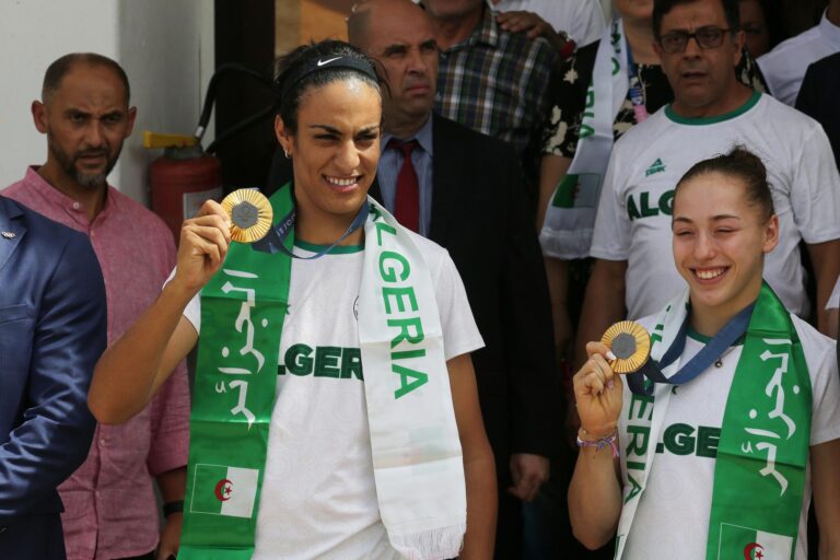 Boxeadora Imane Khelif realiza denuncia por ciberacoso tras cuestionamientos en París 2024