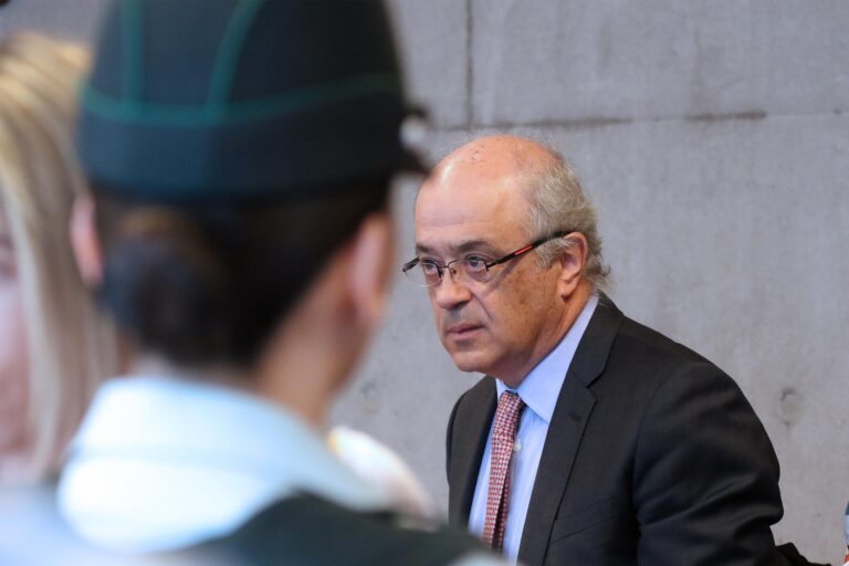 Oncólogo Manuel Álvarez, condenado por abuso sexual reiterado, está prófugo de la justicia