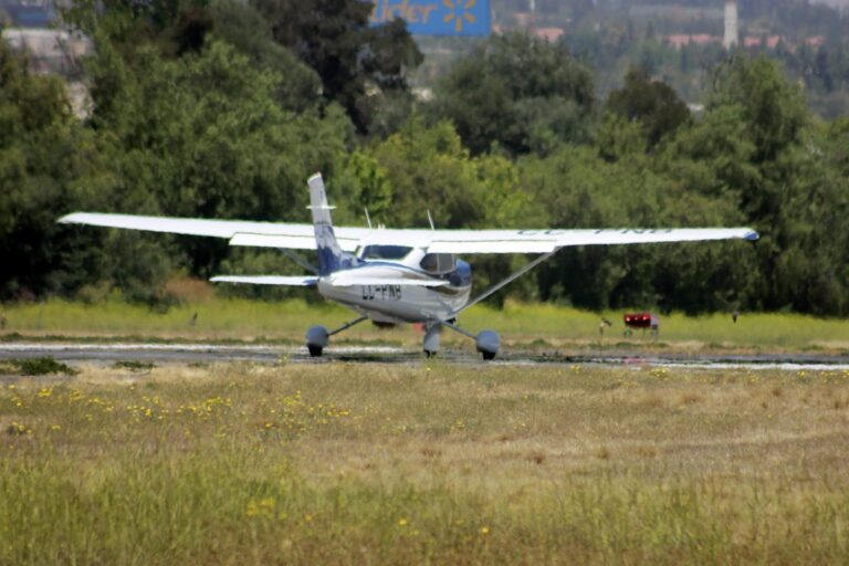 Avioneta desaparecida en la Región de Aysén es buscada por la FACH: Viajaba a Chile Chico desde Coyhaique