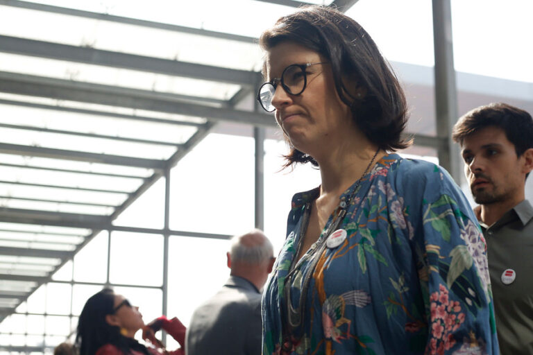 Isabel Amor arremete contra Orellana y directora de Sernameg por polémico despido: 