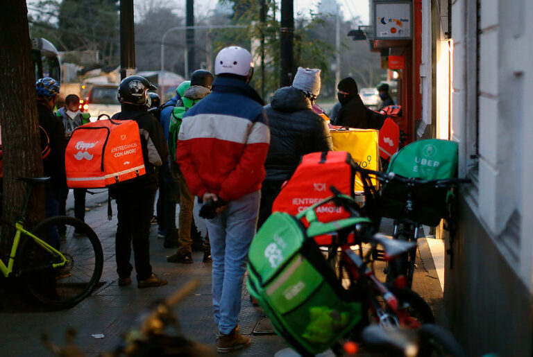 Sernac oficia a aplicaciones de delivery por incorporar sugerencias de propina