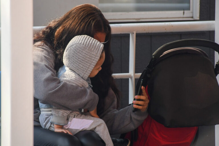Talca: Encuentran en basural cartas que nunca llegaron a pacientes que tenían cupos en lista de espera