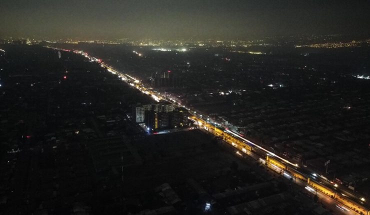 Masivos cortes de luz tras sistema frontal: Enel informa que hay 95.443 hogares sin energía en la Región Metropolitana