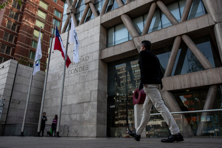 Un error que salió caro: Las Condes deberá pagar casi $10 mil millones a inmobiliaria tras fallo en apelación