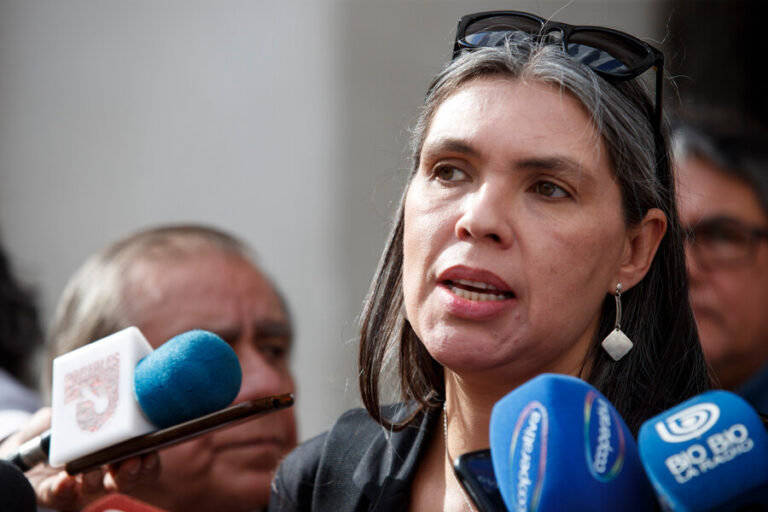 Figueroa (PC) evita calificar a Venezuela como dictadura, pero asegura que el partido respalda las gestiones del Gobierno