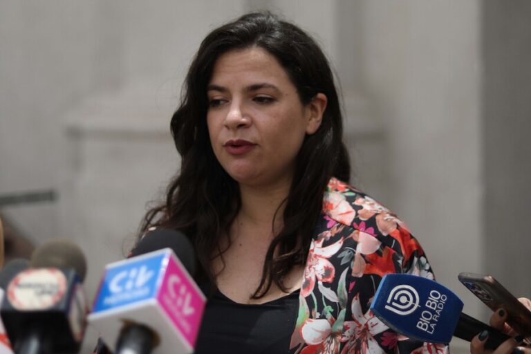 Orellana explica despido de Amor: Hubo 