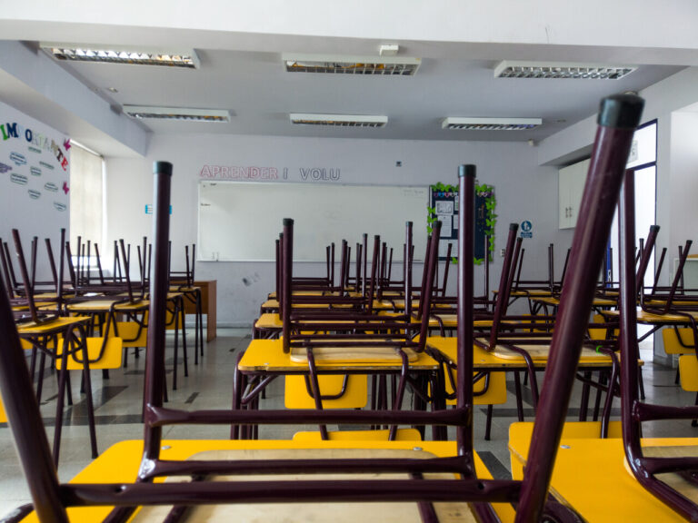 Revisa las comunas y establecimientos educacionales del país que no tendrán clases este miércoles 7 de agosto