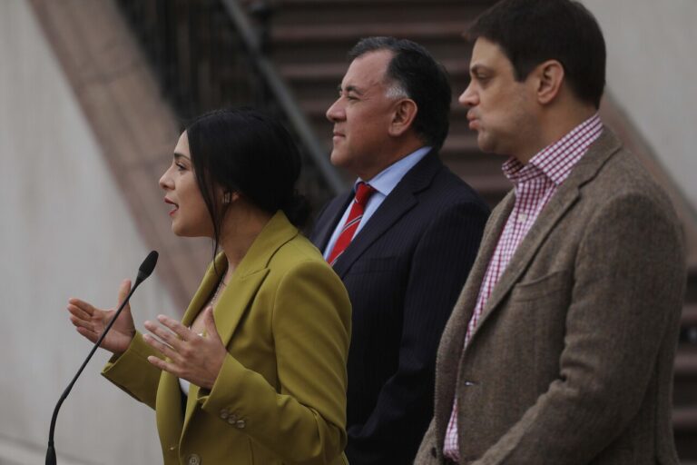 Tras moción de censura: Mesa directiva respalda a Cariola y asegura que es un acto de 