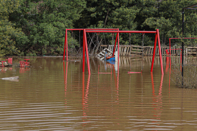 Senapred declara Alerta Roja para las provincias de Arauco y Concepción por desborde