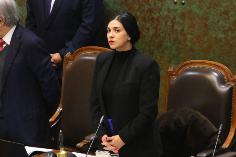 Cámara da portazo a solicitud de censura impulsada por Kaiser: Karol Cariola seguirá liderando la mesa