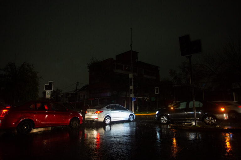 Tras el llamado a estatizar distribución eléctrica: Experto recomienda enfocar atención en la legislación y su regulación