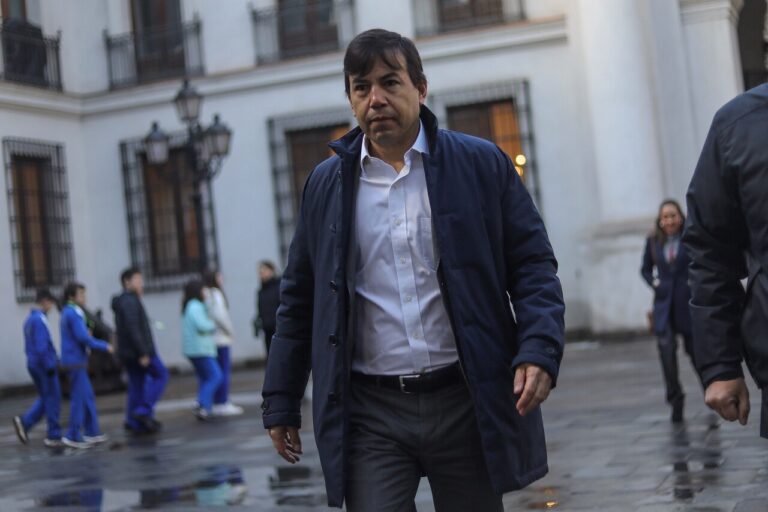 ENEL asegura cumplimiento con la normativa eléctrica vigente y respuesta 