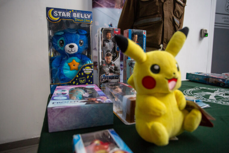 De Pikachu a Dragon Ball: Carabineros incauta más de 13 mil juguetes falsificados en el marco del Día de la Niñez