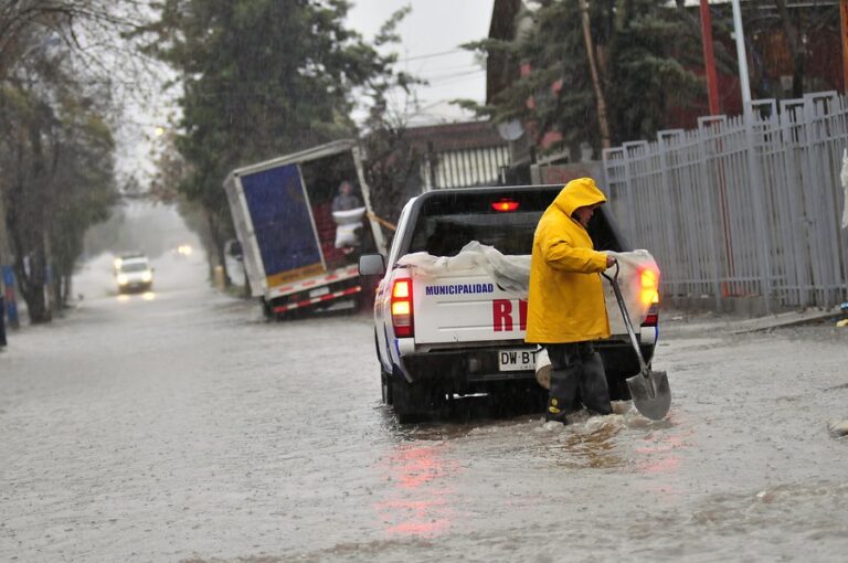 A cambiar el quitasol por el paraguas: La zona de Chile donde caerían 52 milímetros de lluvia en 2 días