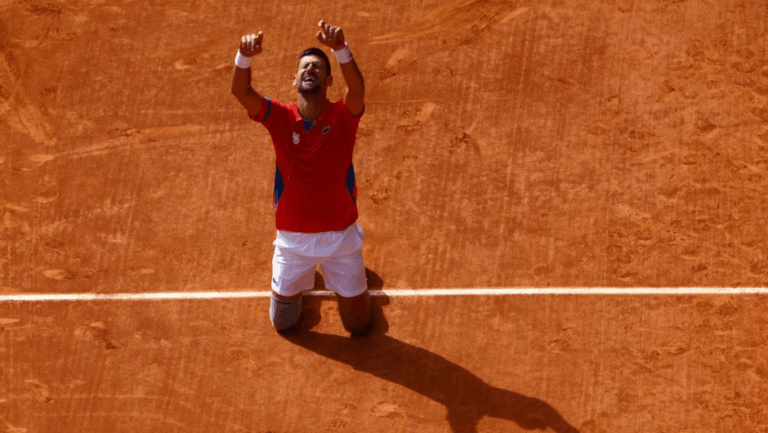 Djokovic se emociona tras obtener el oro en París 2024: 