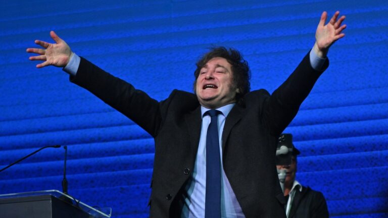 Argentina: Gobierno reglamenta ley estrella de Milei que reduce el Estado y evita sobornos