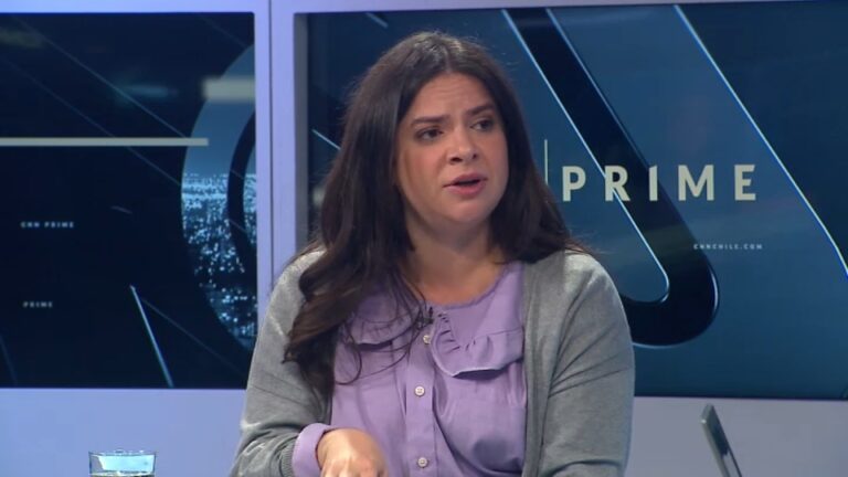 Orellana se suma a calificar de dictadura a Venezuela y advierte que quienes la defienden, como el PC, se “pondrán muy rojas”