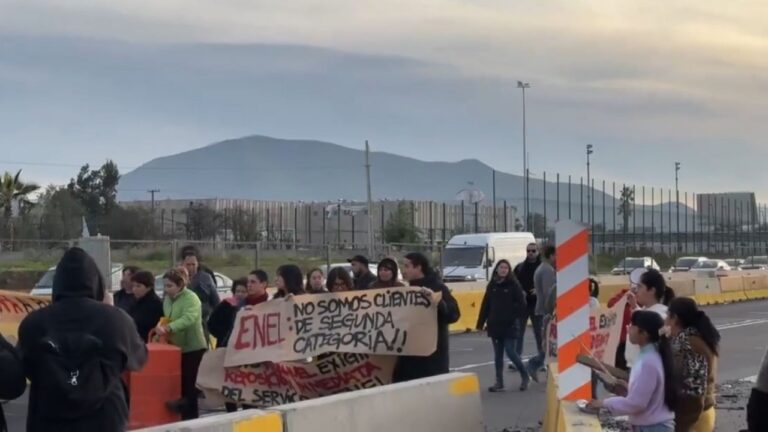 Continúan las protestas por prolongado corte de luz: ¿Cuál es el nuevo plazo que le impusieron a Enel?