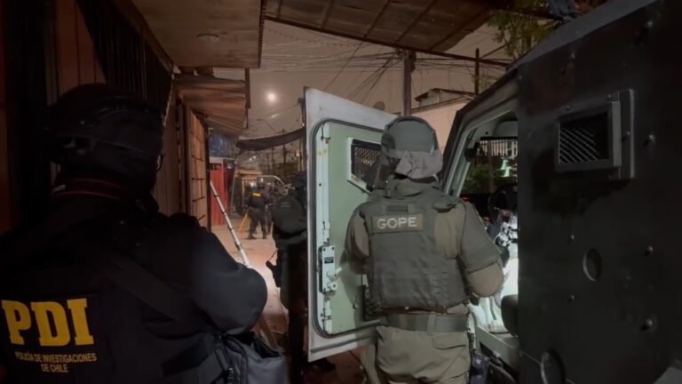 El inédito y masivo operativo realizado entre PDI y Carabineros en La Pintana tras la serie de homicidios de las últimas semanas