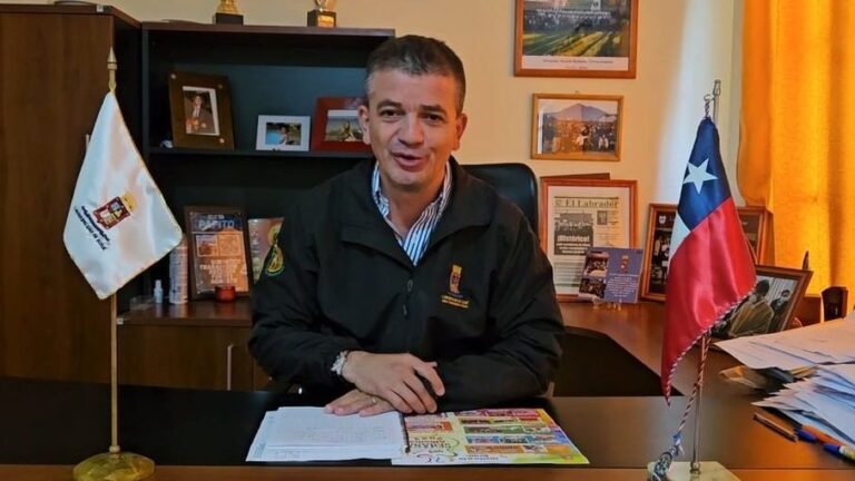 Contraloría detecta irregularidades en municipalidad de Alhué: Alcalde contrató a su primo, quien ganó $53 millones
