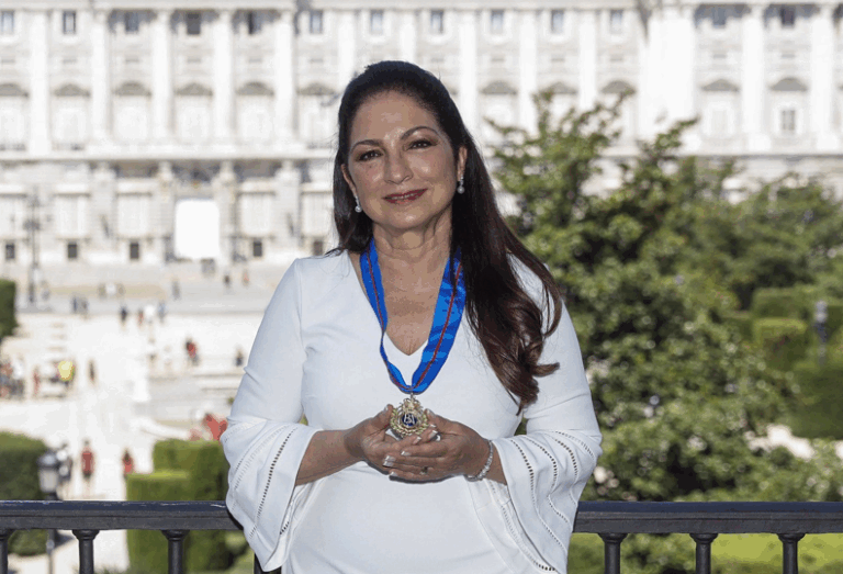 Miami Beach renombra calle en honor a la cantante Gloria Estefan