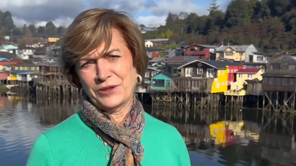 El viaje de Matthei a Chiloé que generó críticas en el oficialismo tras acusar intervencionismo en apariciones de Bachelet