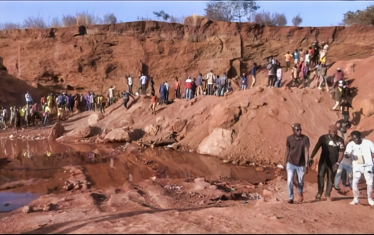 Al menos 15 mineros muertos tras derrumbe de una mina de oro en Sudán