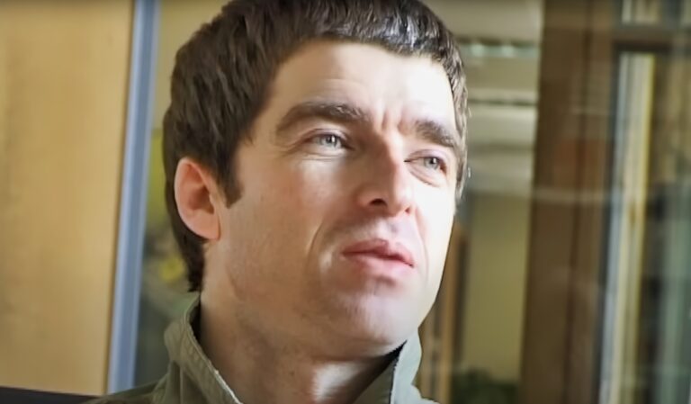 En 2002, Noel Gallagher reflexionó sobre su relación con Liam en CNN: 
