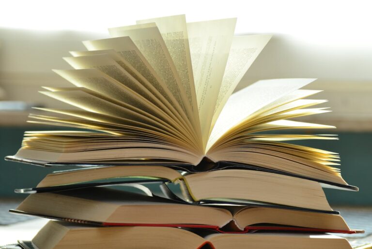 Gloria Esquivel y su libro 