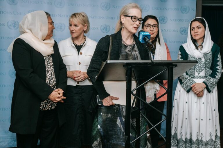 La potente denuncia de Meryl Streep ante la ONU: “Una ardilla tiene más derechos que una niña hoy en Afganistán”