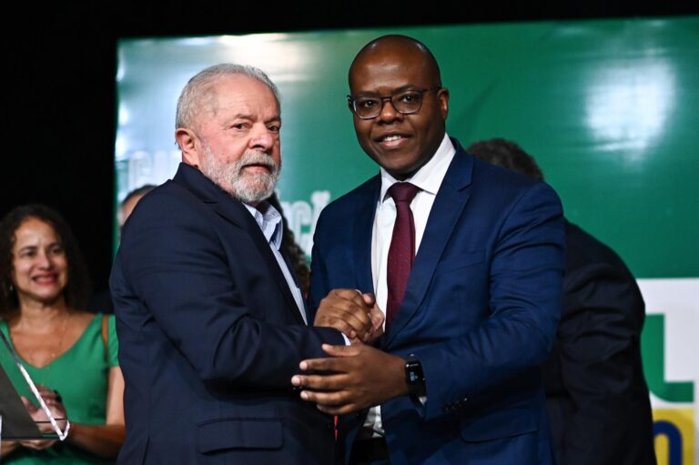 Brasil: Lula destituye a ministro de Derechos Humanos investigado por acoso sexual