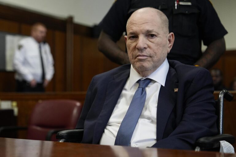 Harvey Weinstein fue trasladado de emergencia a un hospital para una cirugía del corazón
