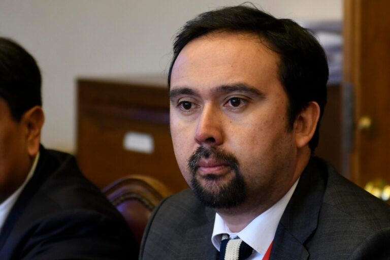 Fiscalía solicita desafuero para gobernador de Ñuble en investigación por cohecho