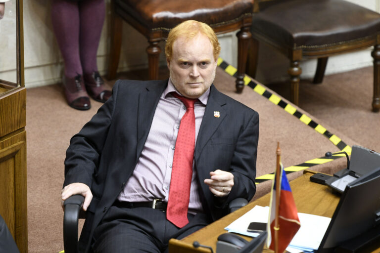 Rojo Edwards y el llamado del arzobispo Chomalí a un acuerdo nacional: 