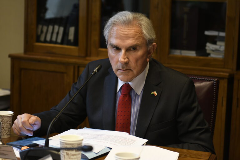 Moreira defiende a Chadwick y cuestiona al Presidente Boric por haber 
