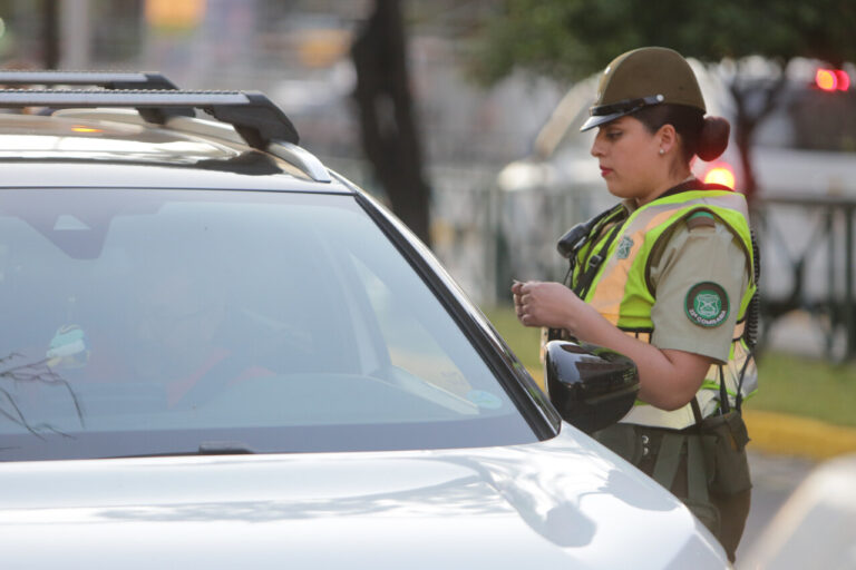 Rancagua: Hombre intentó sobornar a Carabineros con $60 mil para evitar multa por conducir sin licencia