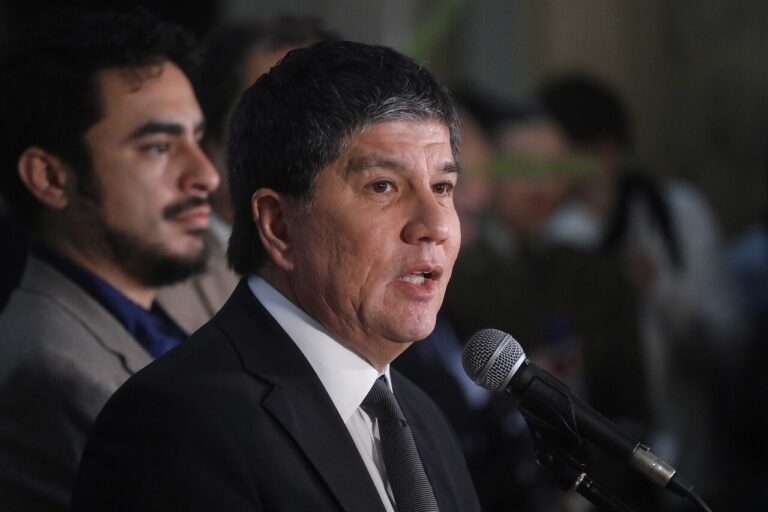 UDI pide a Contraloría iniciar investigación por viaje de Monsalve al Biobío en avión de Carabineros