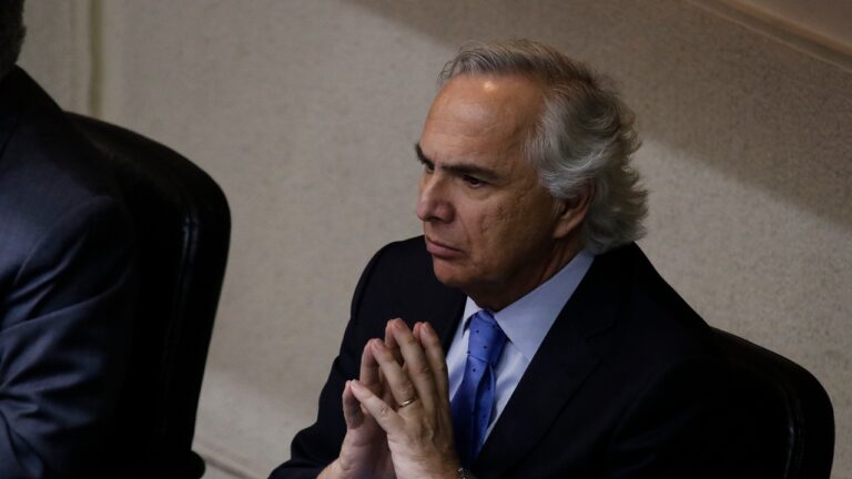Diputado Christian Moreira propone suspender militancia de Chadwick en la UDI: “Sería bueno para él, el partido y Chile Vamos”