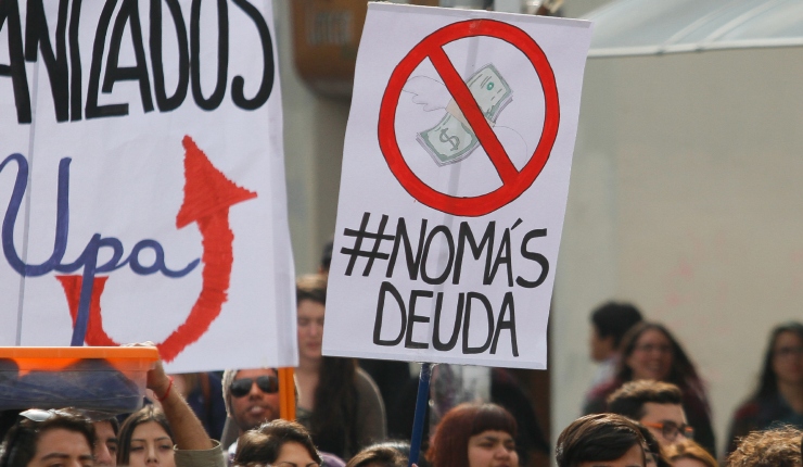 Oposición cataloga como “pirotecnia” anuncio sobre proyecto del Gobierno que buscaría terminar con el CAE