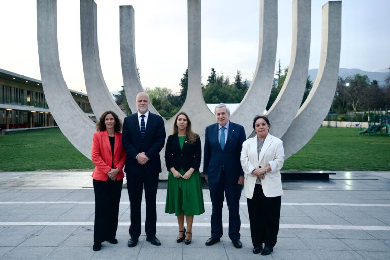 Comunidad Judía realizó el Tefilá por Chile: Ministros Elizalde y Van Klaveren participaron de ceremonia