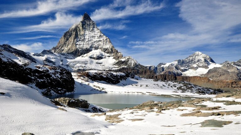 Deshielo de glaciares obliga a Suiza e Italia a redefinir parte de su frontera