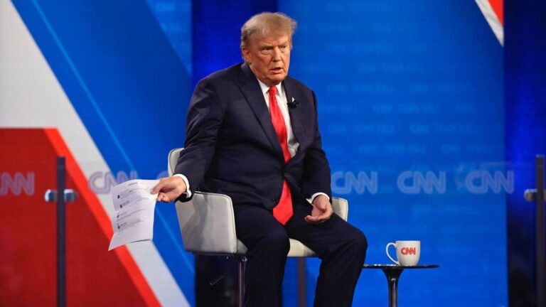Trump afirma ser el único capaz de evitar la Tercera Guerra Mundial