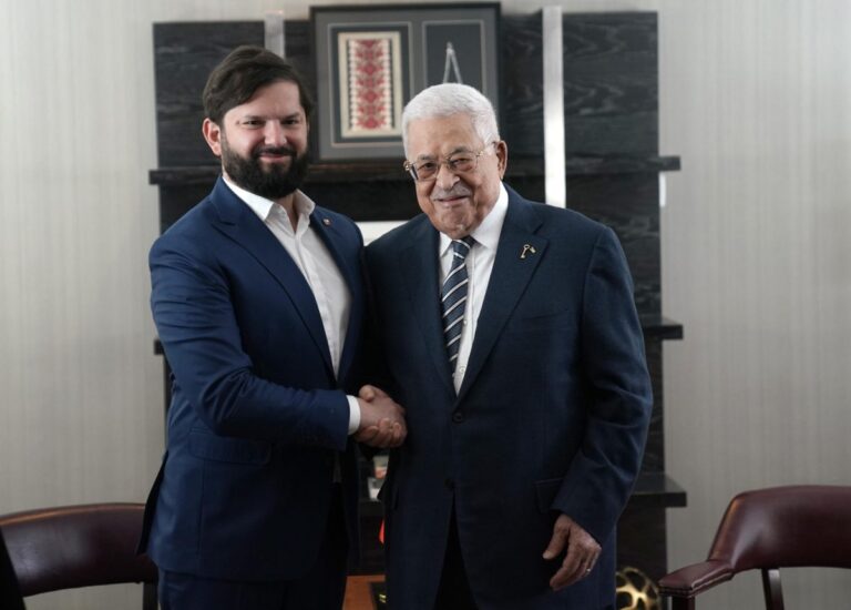 Boric se reúne con el presidente de la Autoridad Nacional Palestina en Nueva York: “Llamamos al cese al fuego inmediato”