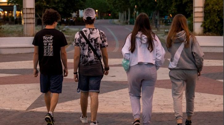 Claves para una mejor comunicación con adolescentes: Comprensión, límites y positividad