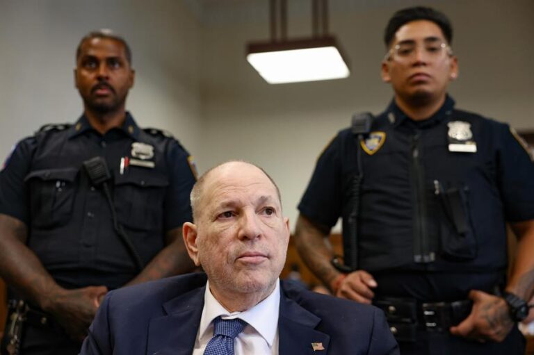 Presentan nuevos cargos contra Harvey Weinstein, exmagnate condenado por abuso sexual, antes de su juicio en Nueva York